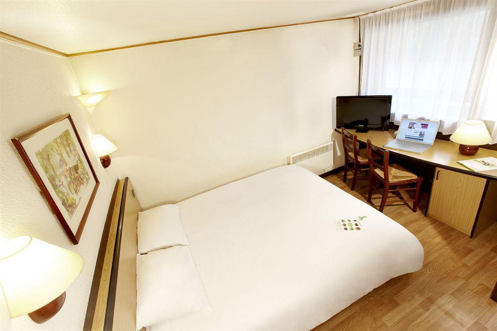 Hotel Campanile Agen Exterior foto